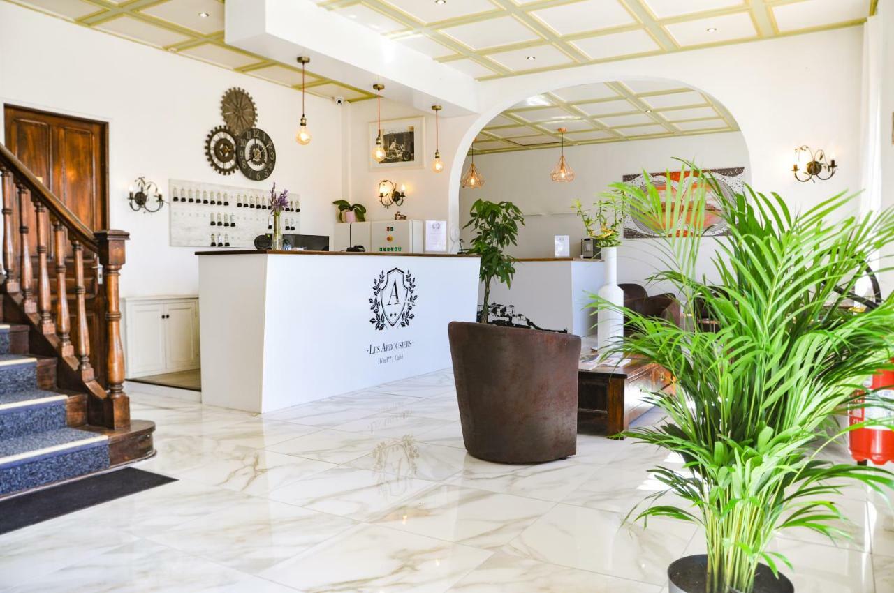 Hotel Les Arbousiers カルヴィ エクステリア 写真