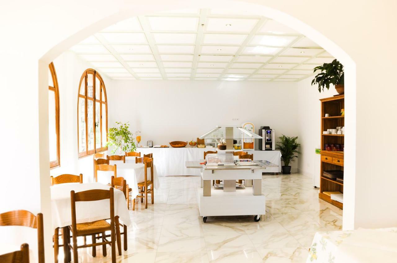 Hotel Les Arbousiers カルヴィ エクステリア 写真